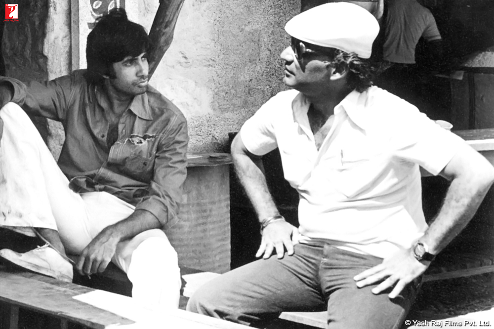 Photos Of Director Yash Chopra With Bollywood Star On Film Sets - Yash ...