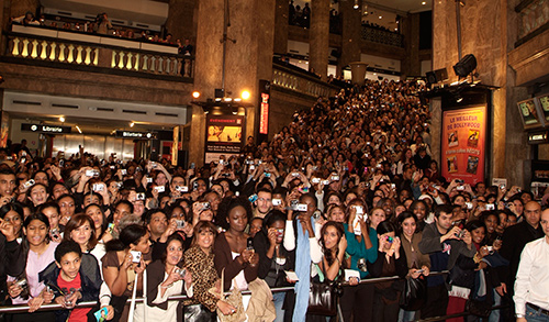 Veer-Zaara Now Conquers The Hearts Of Cinema Lovers In Paris, France